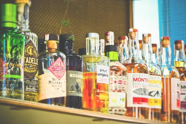 Alkoholische Getrnke: Im Main-Tauber-Kreis haben von April bis Juni 2022 Alkoholtestkufe von Jugendlichen stattgefunden. Die Beanstandungsquote lag bei 52 Prozent.