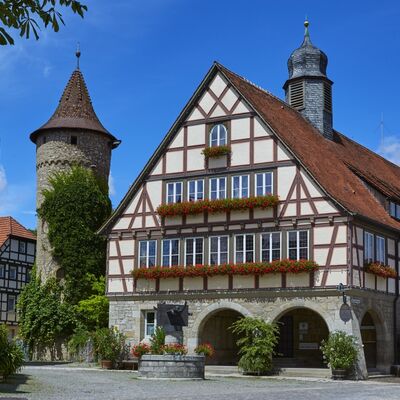 Bild vergr&ouml;&szlig;ern: Niederstetten - Rathaus