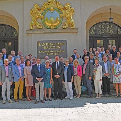 Der Kreistag des Main-Tauber-Kreises und die Verwaltungsspitze des Landratsamtes waren zu Gast im Partnerlandkreis Bautzen, um sich mit der dortigen Verwaltung auszutauschen.