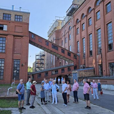 Eines der schönsten Industriedenkmäler Deutschlands: Die ehemalige Brikettfabrik Knappenrode - heute das Museum "Energiefabrik" zur Geschichte des Braunkohleabbaus. 