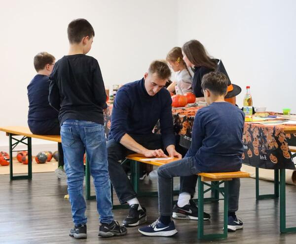 Die Systemair-Auszubildenden k�mmerten sich voller Eifer um den Mitarbeiternachwuchs.