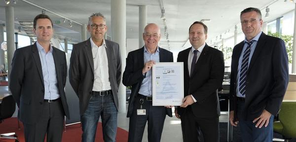 Bei der �bergabe der Zertifikate