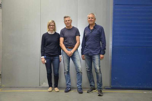 Jrgen Rppel (Mi.), mit Carolin Kurtz, Kfm. Geschftsfhrerin Kurtz GmbH