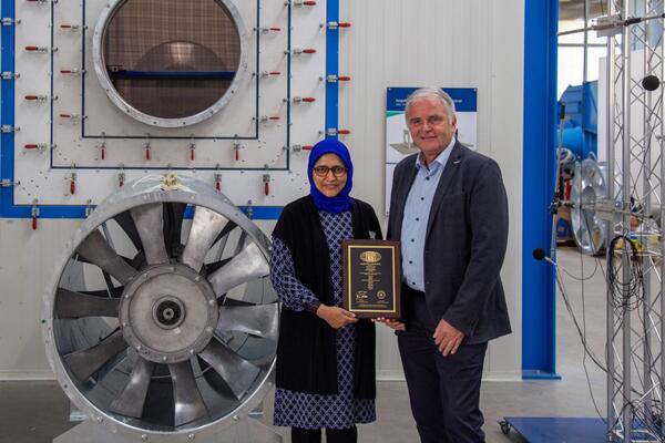 Verliehen wurde das Zertifikat von Nazme Mohsina, Global Technical Director bei AMCA International. Systemair-Geschftsfhrer Kurt Maurer freute sich ber das wichtige Qualittssiegel.