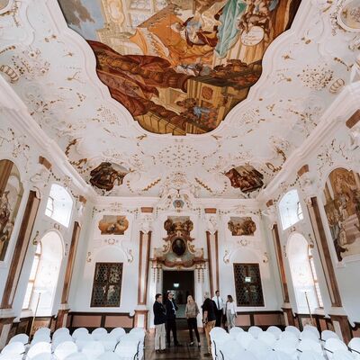 Die Delegation im Josephsaal des Klosters Bronnbach: Das europ&auml;ische Kulturerbe hat einiges zu bieten.