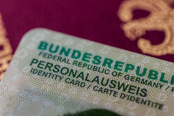 Die Digitalisierung der Verwaltung schreitet weiter voran. Vielfach verweisen die Beschreibungen der Dienstleistungen des Landratsamtes auf der Internetseite www.main-tauber-kreis.de bereits auf entsprechende Online-Dienste.