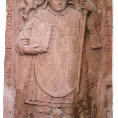 Grabstein von Abt Joseph Hartmann in der Klosterkirche Bronnbach: Vor 300 Jahren ist der Geistliche gestorben, der zuvor ein Vierteljahrhundert lang die Geschicke der Zisterzienserabtei gelenkt hatte. 