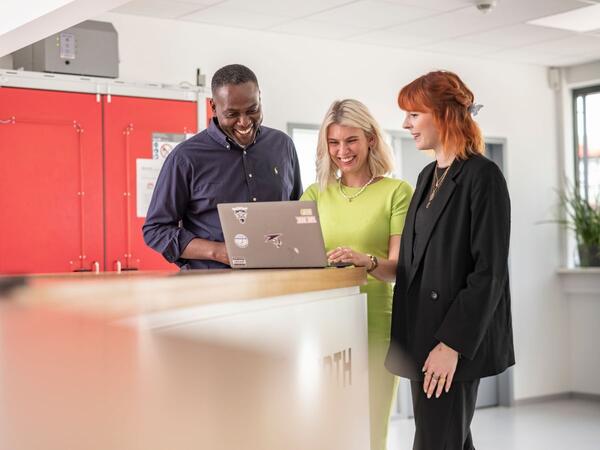 Spannende Einblicke hinter die Kulissen der IT - W&uuml;rth Industrie Service veranstaltet einen "Tech Day" - einen IT-Praxistag f&uuml;r Automation und Consulting.