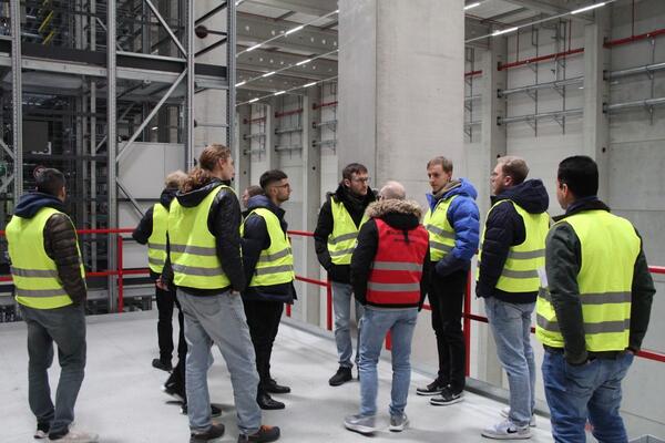Vor allem in der Logistik wurde die Verwirklichung von automatisierten Technologien ersichtlich.