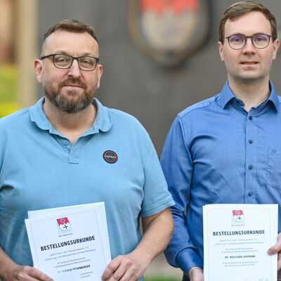 Bild vergr&ouml;&szlig;ern: Das Foto zeigt Ersten Landesbeamten Florian Busch, Dr. Harald Rosenberger, Dr. Wolfgang Hofmann und Kreisbrandmeister Andreas Geyer.