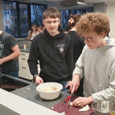 Insgesamt 24 Sch�lerinnen und Sch�ler aus drei Nationalit�ten arbeiteten in Bad Mergentheim eine Woche lang zusammen daran, sechs verschiedene virtuelle Escape Rooms zu programmieren.