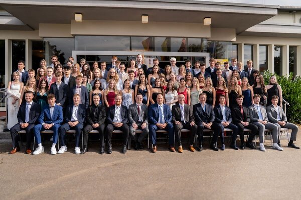 Das Wirtschaftsgymnasium der Kaufm�nnischen Schule Tauberbischofsheim hat 38 Abiturienten und 38 Abiturientinnen feierlich verabschiedet.