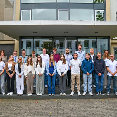 18 junge Menschen starten in ihre Ausbildung und ihr Studium beim Landratsamt Main-Tauber-Kreis.