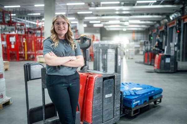 Beim Logistiktag k�nnen Sch�lerinnen und Sch�ler einen Einblick in das Logistikzentrum der W�rth Industrie Service erlangen sowie Karrierewege entdecken.