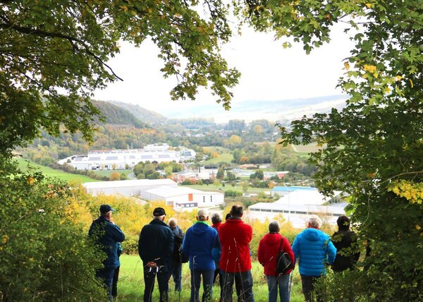 ber Wiesen und Wlder: Wandertag zum Industriepark Wrth der Wrth Industrie Service