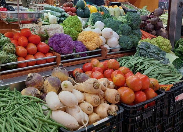 Saisonal, regional und verantwortungsvoll: Die heimischen Mrkte und Hoflden bieten eine vielfltige Auswahl an regionalen Produkten. 