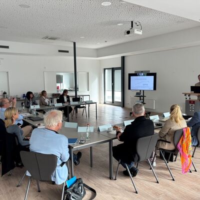 Sven Gnoth von der Kassen�rztlichen Vereinigung Baden-W�rttemberg berichtete bei der Sitzung der Kommunalen Gesundheitskonferenz �ber die aktuelle ambulante Versorgungssituation im Main-Tauber-Kreis.