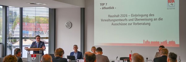 Christoph Schauder bei seiner Haushaltsrede: Der Landrat hat am Mittwoch, 22. Oktober, im Rahmen der Kreistagssitzung den Verwaltungsentwurfs des Haushalts 2026 eingebracht. 