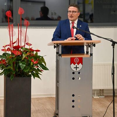 Landrat Christoph Schauder erkl&auml;rte, dass es bei der Verleihung des Zivilcouragepreises vor allem darum gehe, die spontane Hilfsbereitschaft und die Mitmenschlichkeit der Handelnden zu w&uuml;rdigen.