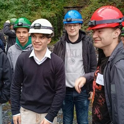 Kultur und Historie hautnah erleben: Neben der Projektarbeit am digitalen Escape Room gab es f�r die Sch�lerinnen und Sch�ler mehrere Exkursionen zu Burgen, einem Schieferbergwerk sowie zum Industriedenkmal in Ostrava.