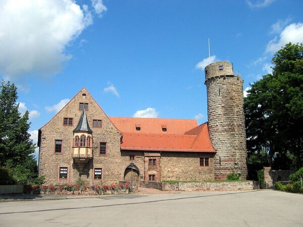Dieses Bild zeigt das Rathaus der Stadt Külsheim.
