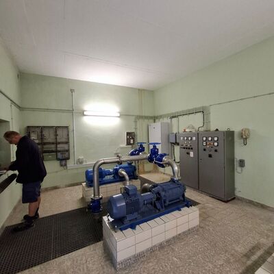 Kontrollieren der Werte im Hochbeh&auml;lter