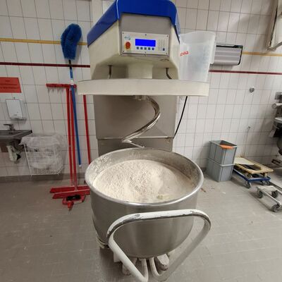 R&uuml;hrger&auml;t zum Teig mischen