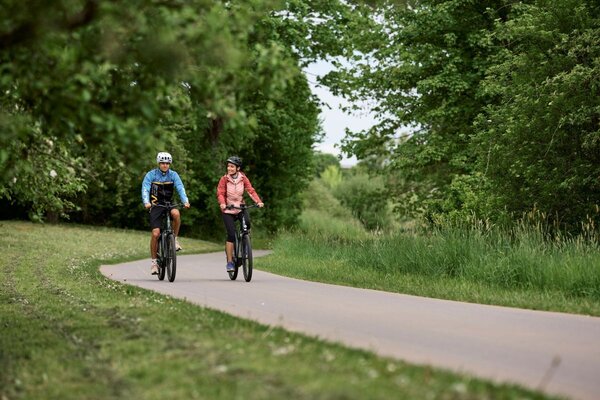 Radbegeisterte kommen im Lieblichen Taubertal voll auf ihre Kosten. Nicht nur die Radwege begeistern, sondern auch die Freizeitangebote f�r Zwischenstopps.
