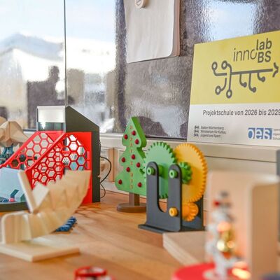 Der Makerspace ist mit hochmoderner Technik ausgestattet und vermittelt jungen Menschen auf spielerische Art und Weise das Potential von 3D-Technologien. 