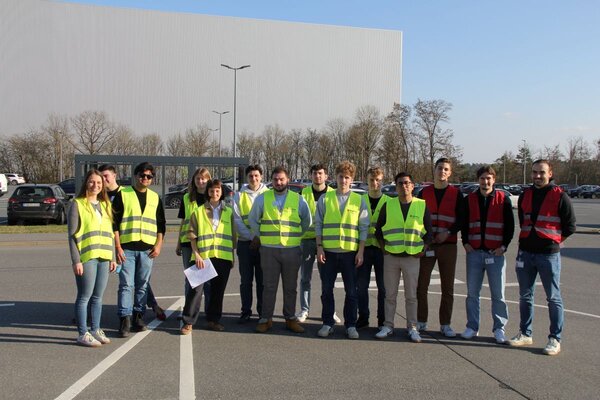 Beim TechDay 2026 erhielten elf Studierende und IT-Interessierte Einblicke in Automation und digitale Unternehmensprozesse bei der W�rth Industrie Service