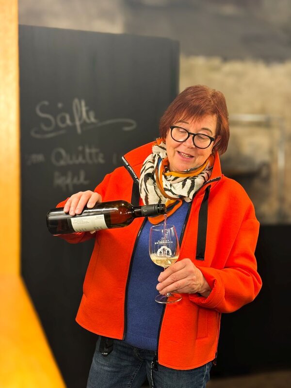 Von der Traube bis ins Glas: Ein Abend voller neuer Facetten und Inspiration der n&auml;chsten Winzergeneration verspricht die Weinprobe "Talentschoppen" am Freitag, 17. April, um 19 Uhr in der Vinothek Taubertal im Kloster Bronnbach. 