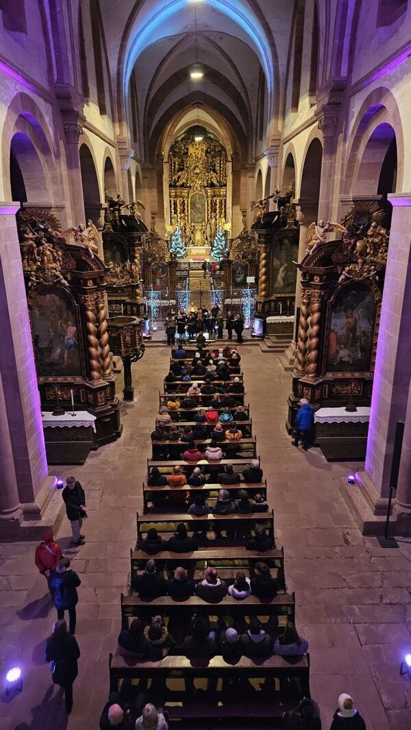 Konzert in der Bronnbacher Klosterkirche am Weihnachtsmarkt: Bewerbungen von Ch�ren und Blaskapellen f�r das musikalische Programm sind ab sofort m�glich.