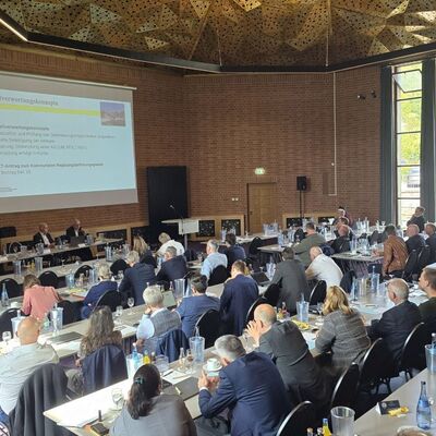 Die Arbeitsgemeinschaft Abfallwirtschaft traf sich in Tauberbischofsheim auf Einladung des Landkreistages Baden-W�rttemberg zu einem fachlichen Austausch. 