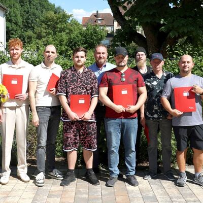 Die Abschlussklasse M3IMU mit Abteilungsleiterin Kati Gr&uuml;tzmacher und Fachlehrer Karsten Rehberg.