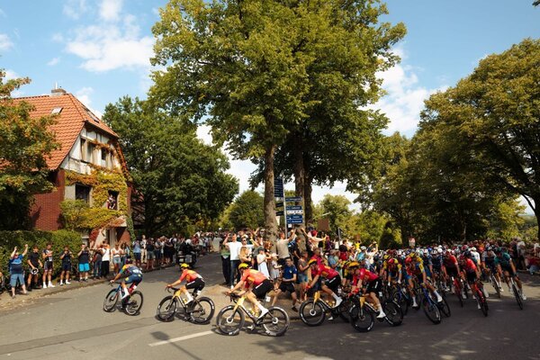Blick auf das Fahrerfeld: In diesem Jahr f�hrt die erste Etappe der Lidl Deutschland Tour am Donnerstag, 20. August, auch durch den Main-Tauber-Kreis.