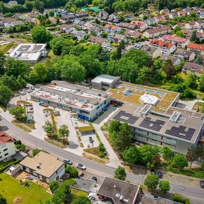 Blick auf das BSZ Wertheim: 46,5 Millionen Euro hat der Landkreis in den Bildungsstandort investiert. 