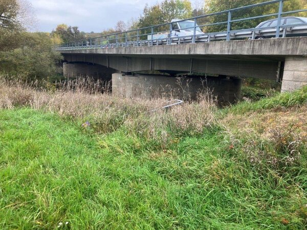 An der Tauberbr�cke - im Bild - sowie an der Br�cke �ber die Bahn in Bad Mergentheim sowie an der Feldwegbr�cke bei Distelhausen, alle im Zuge der B 290, finden in K�rze Schadstoffuntersuchungen statt.