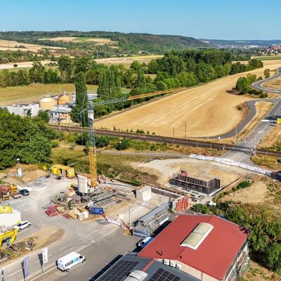 Blick auf die Baustelle: Rund 2,9 Millionen Euro des Bundes flie&szlig;en in Gerlachsheim in die Erhaltung der Verkehrsinfrastruktur. 