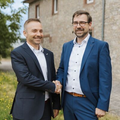 Martin Babczyk, Gesch�ftsf�hrer der Systemair GmbH, gemeinsam mit Benjamin Klasen,  Gesch�ftsf�hrer der Systemair Deutschland GmbH