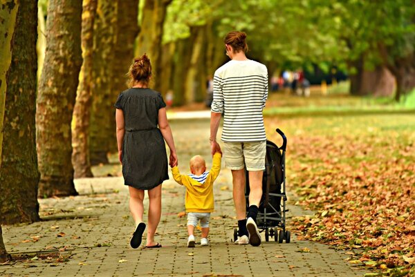 Bedarfsgerechte Unterst�tzung f�r Familien im Kreis: Der Jugendhilfeausschuss des Kreistags befasste sich in seiner j�ngsten Sitzung unter anderem mit der Entwicklung des Jugendfonds, den aktuellen Zahlen zum Familienbericht sowie mit der regionalen Jugendsportarbeit.