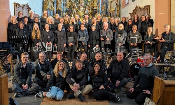Der 40-k&ouml;pfige Sunray-Projektchors bringt gemeinsam mit der Band "Anna & Friends" das Musical "Messiah" des norwegischen Komponisten Tore W. Aas auf die B&uuml;hne.