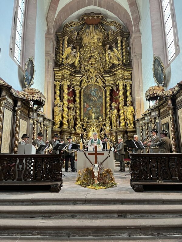 Einen stimmungsvollen Gottesdienst k&ouml;nnen die Besucherinnen und Besucher bei der Hubertusmesse am Sonntag, 18. Oktober, um 10.30 Uhr im Kloster Bronnbach miterleben.