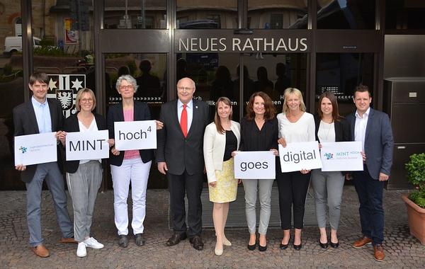 Stellvertretend f�r die zahlreichen Projektpartner der MINT-Region S�dliches Taubertal.