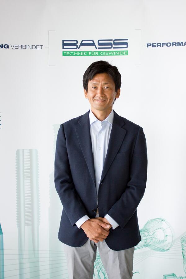 Takashi Gamano verstärkt das Management von Bass.