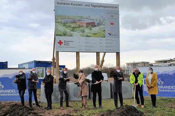 Spatenstich f�r das neue DRK-Pflegezentrum an der Rotkreuzstra�e