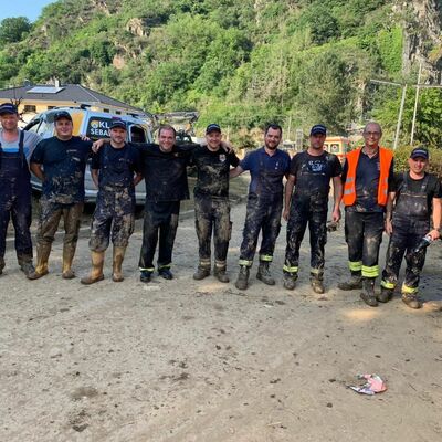 Gro�artigen Teamgeist bewiesen die Feuerwehrkr�fte aus Tauberbischofsheim, Wertheim und Lauda-K�nigshofen bei ihrem Einsatz im Katastrophengebiet in Rheinland-Pfalz.