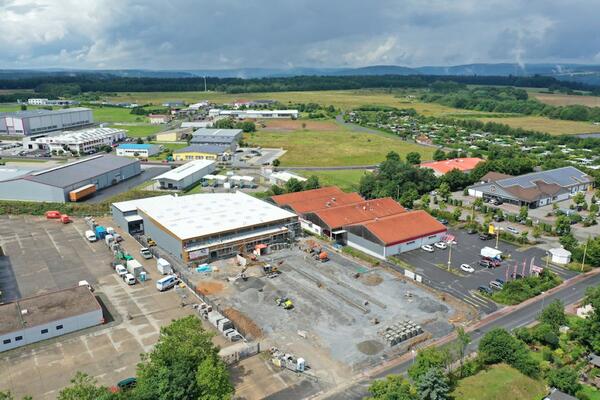 Seit dem Spatenstich im September 2020 geht das Bauvorhaben auf dem Reinhardshof mit gro�en Schritten voran. 