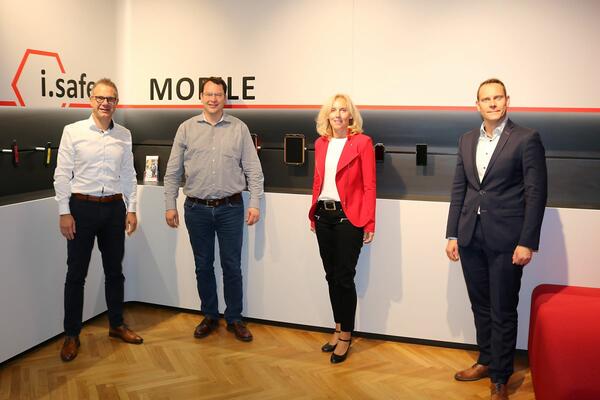 Im Rahmen eines Firmenbesuchs informierte sich die Wirtschaftsförderung des Main-Tauber-Kreises über die i.safe MOBILE GmbH in Lauda-Königshofen.