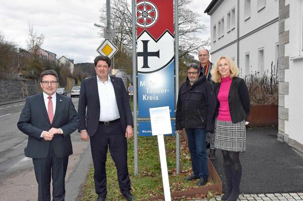 Landrat Christoph Schauder und Dezernentin Ursula M�hleck freuten sich �ber den Besuch von Michael Joukov MdL, Armin Waldb��er MdL und Rainer Moritz vom Kreisverband der Gr�nen.