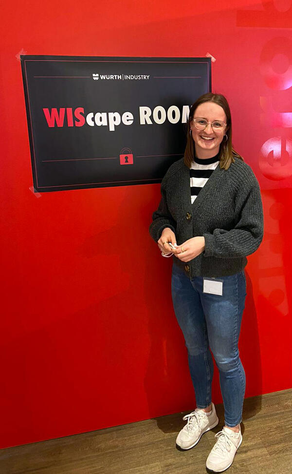 Mit WIScape die W�rth Industrie Service spielerisch kennenlernen und entdecken (Lisa Ulsamer, Duale Studentin Bachelor of Arts BWL - Digital Business Management, und Mitglied der Projektgruppe WIScape)